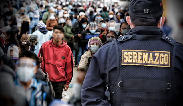 Los serenos brindan apoyo a la Policía y se rigen a las normas municipales estipuladas dentro de su jurisdicción. Foto: composición de Gerson Cardoso/La República