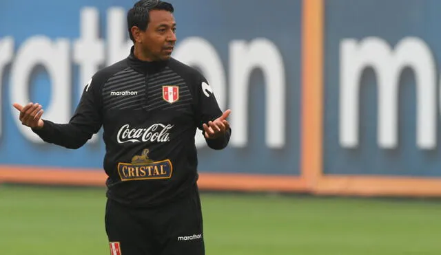 Nolberto Solano forma parte del comando técnico de la selección peruana desde el 2015. Foto: Líbero