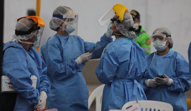 Centros de salud restringen el número de las atenciones externas debido al aumento de personal de salud en aislamiento por el coronavirus. Foto: La República