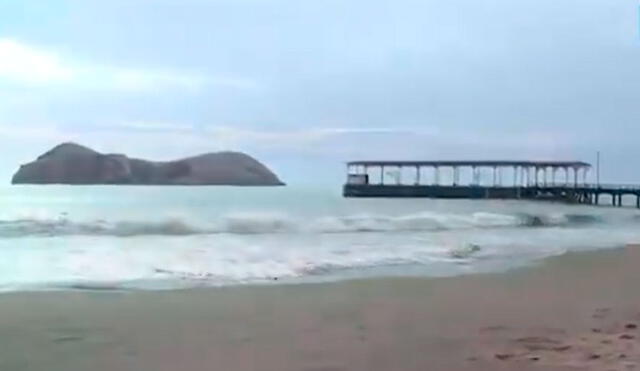 La Marina de Guerra ya se encuentra patrullando la zona donde se habría producido el derrame de petróleo. Foto: captura Canal N