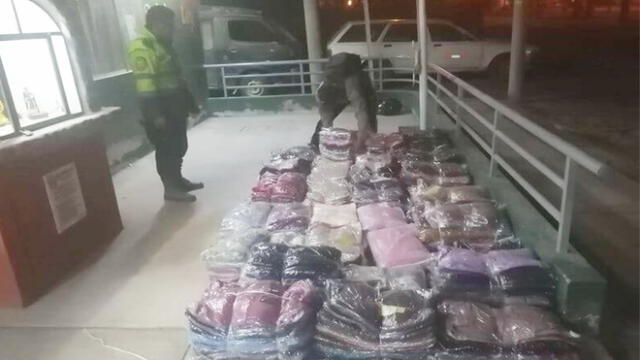 La mercadería y el vehículo fueron trasladados a la oficina de la Policía fiscal. Foto: PNP