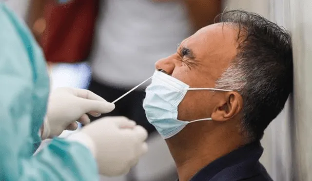 Trabajan para descartar casos de COVID en Sechura. Foto: AFP