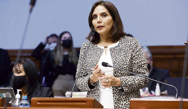 Operadora. Fujimorista Patricia Juárez preside la Comisión de Constitución del Congreso. Foto: difusión