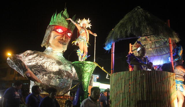 El carnaval se desarrolla durante varios meses e implica una serie de actividades como el manguerazo o el pasacalle. Foto: Andina