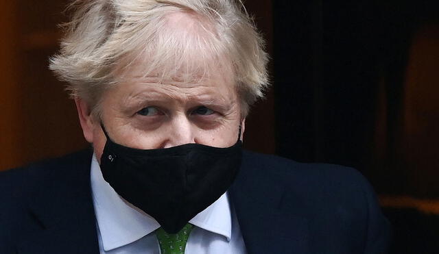 El primer ministro británico, Boris Johnson, confía en que lo peor de la pandemia de COVID-19, con la variante ómicron incluida, ya pasó en Reino Unido. Foto: EFE