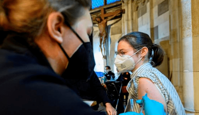 Los boletos para participar en la lotería se entregarán a todos los vacunados, lo que da la posibilidad de recompensar también a quienes ya se han inmunizado. Foto: EFE