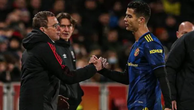 Cristiano Ronaldo volvió a ser titular en el cuadro de Manchester United. Foto: EFE