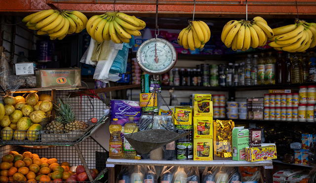 Los llamados bonos de la Patria son útiles para miles de personas en Venezuela, donde la elevada inflación complica la adquisición de productos. Foto: EFE