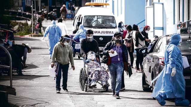 Temor. El aumento de casos pueden presionar sobre hospitalizaciones y rebasarla. Foto: La República