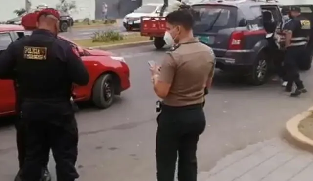 La Policía llegó para apoyar a la víctima. Foto: captura video Conexión Norte.