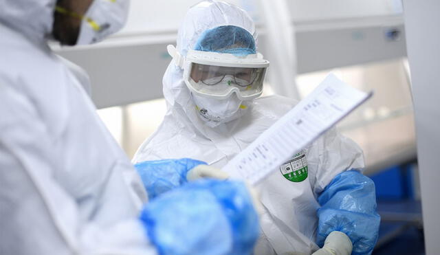 En apenas dos meses, la variante ómicron ya representa la mayoría de contagios en el mundo. Foto: AFP