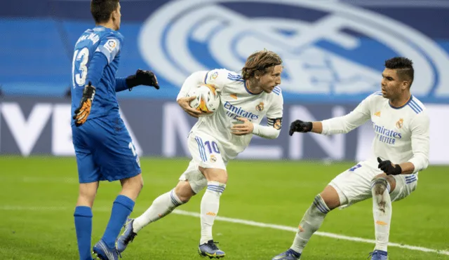 Luka Modric marcó de penal el 1-2 del Real Madrid. Foto: EFE