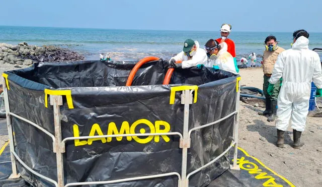 Sernanp desarrolla acciones de limpieza del mar mediante el uso de equipos tipo skimmers en Zona Reservada de Ancón. Foto: Sernanp