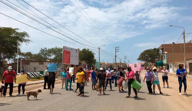 Vecinos realizaron una protesta para exigir solución a escases de agua. Foto: La República