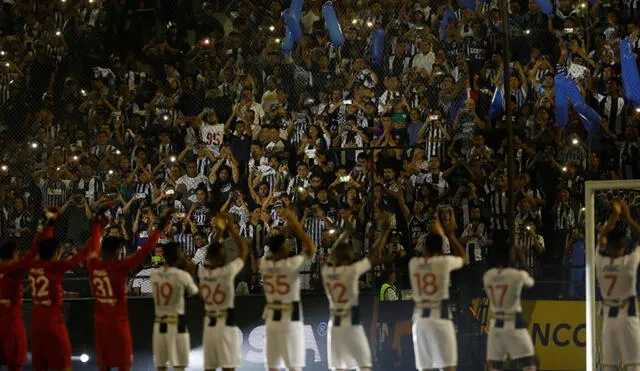 Alianza Lima perdió la última vez que jugó en la Noche Blanquiazul. Foto: GLR