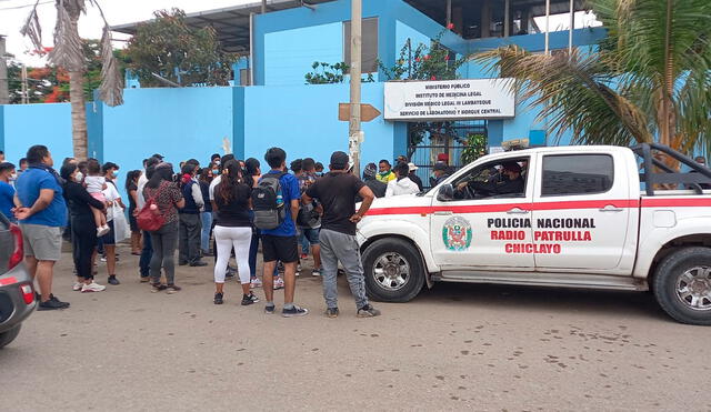 Policía brindó resguardo en exteriores de la sede. Foto: Rosa Quincho/URPI-LR