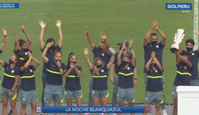 Noche Blanquiazul: equipo femenino de Alianza Lima ovacionado por hinchas. Foto: Captura GolPerú