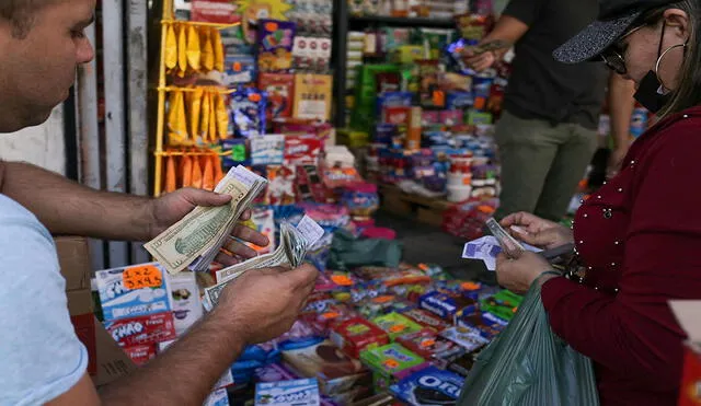 El dólar del Banco Central de Venezuela sirve como referencia para múltiples transacciones. Foto: AFP