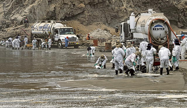 El dato. OEFA multó a Repsol por no haber informado sobre las zonas afectadas. Foto: AFP