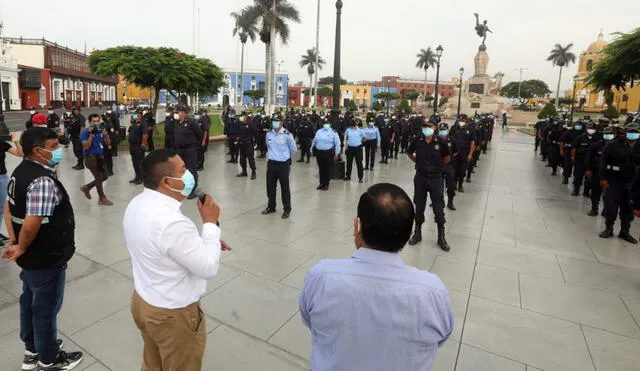 Ruiz Vega encabezó plantón y pidió más presupuesto para combatir delincuencia. Foto: MPT