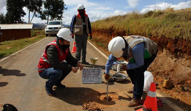 Auditores de CGR hacen mediciones periciales. Foto: CGR