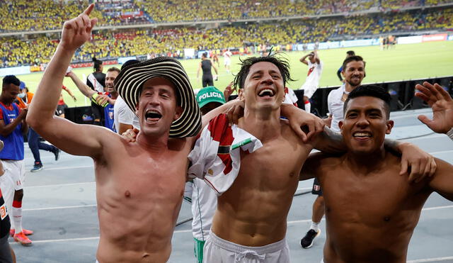 Selección peruana festejó tras el triunfo en Barranquilla por eliminatorias. Foto: FPF