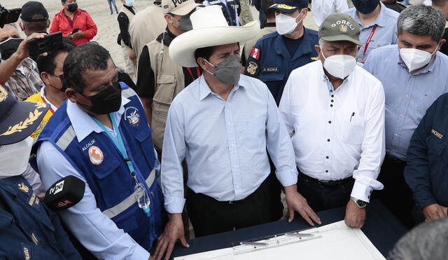 El presidente Pedro Castillo junto al gobernador regional de Lima, Ricardo Chavarría. Foto: Presidencia / Video: TV Perú