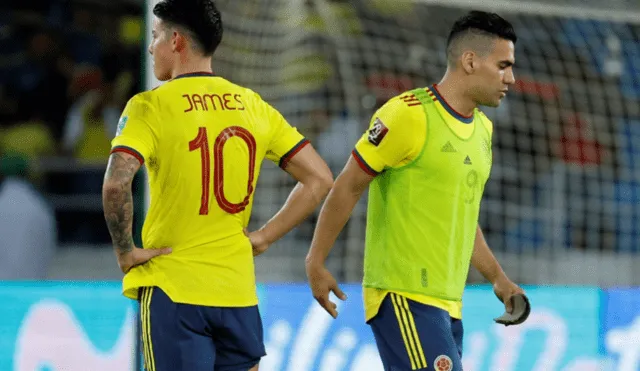 James Rodríguez y Radamel Falcao tras la derrota ante Perú. Foto: EFE