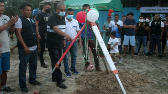 Gobernador Oscar Altamirano colocó primera piedra de mejoramiento de colegio en Tayuntsa. Foto: Gerencia Subregional Condorcanqui.