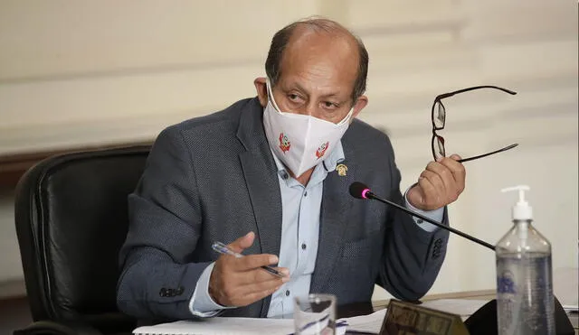 Héctor Valer negó que vaya a renunciar al Consejo de Ministros tras las denuncias de violencia en su contra. Foto: PCM
