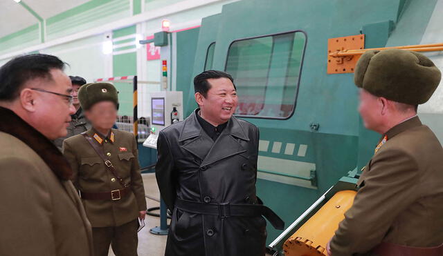 Kim Jong-un mantiene los ensayos de misiles de Corea del Norte, pese a las advertencias occidentales. Foto: KCNA/AFP