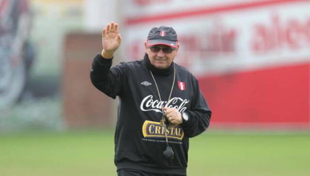 Sergio Markarián indicó que el equipo peruano es otro cuando Lapadula se encuentra en la cancha. Foto: AFP