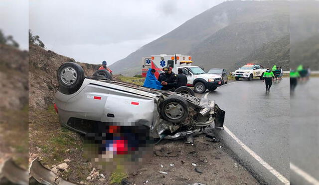 Autoridades llegaron hasta el lugar del accidente para hacer las investigaciones del caso. Foto: Radio Santo Domingo