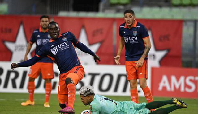 El 2021 César Vallejo fue eliminado por Caracas sin poder marcar un solo gol. Foto: AFP