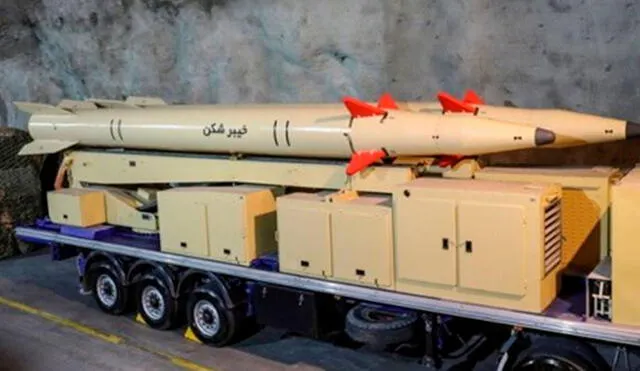 El misil Kheibar Shekan fue presentado en la base Aeroespacial de la Guardia Revolucionaria. Foto: EFE