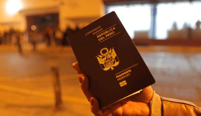 Los ciudadanos pueden solicitar un pasaporte con urgencia en la sede de Migraciones del aeropuerto Jorge Chávez. Foto: David Huamaní / La República