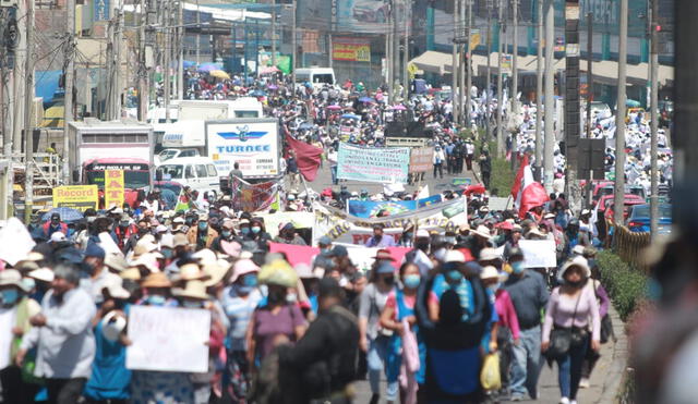 Marcha fue convocada días atrás por el Frente de Defensa de la plataforma Andrés Avelino Cáceres. Foto: Zintia Fernández/ La República
