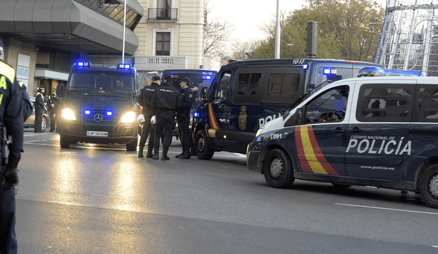 El colegio fue acordonado e inspeccionado por la Guardia Civil. Foto: referencial/AFP