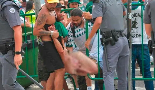 Un hincha terminó muerto tras ser impactado por una bala. Foto: Olé.