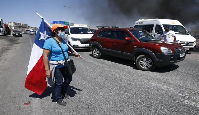 El sábado hubo una nueva jornada de protestas en Chile, muy cerca de la frontera con Bolivia. Foto: EFE / Video: CNN Chile