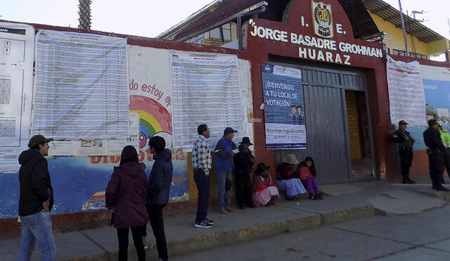 En la supervisión a los colegios también participó personal de Indecopi. Foto: referencial/Huaraz Noticias.