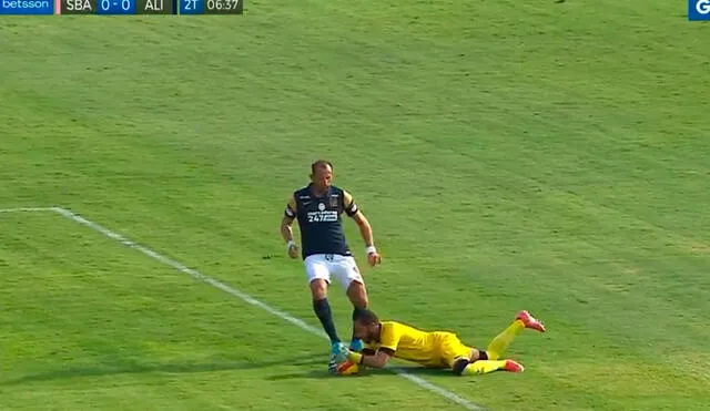 Hernán Barcos fue amonestado en el inicio del segundo tiempo. Foto: captura/GolPerú