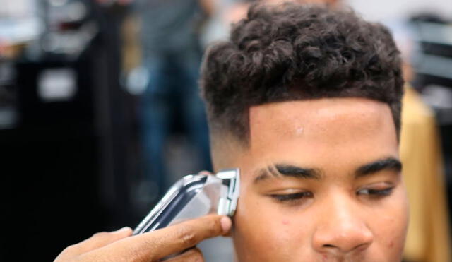 La línea en la ceja es de las preferidas entre los barberos y en redes sociales. Foto: 360Jeezy / YouTube