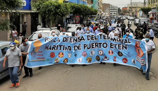 La marcha contó con el resguardo de la Policía Nacional. Foto: Clinton Medina/La República.