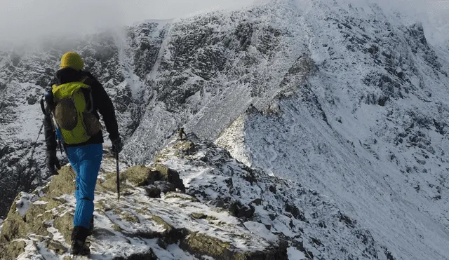 La nieve y el hielo en un sector del Striding Edge. Foto: Carey Davies