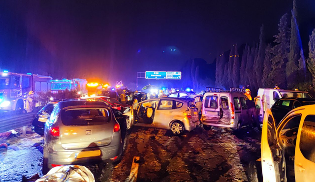 Vehículos afectados en el accidente múltiple. Foto: Bomberos de Barcelona