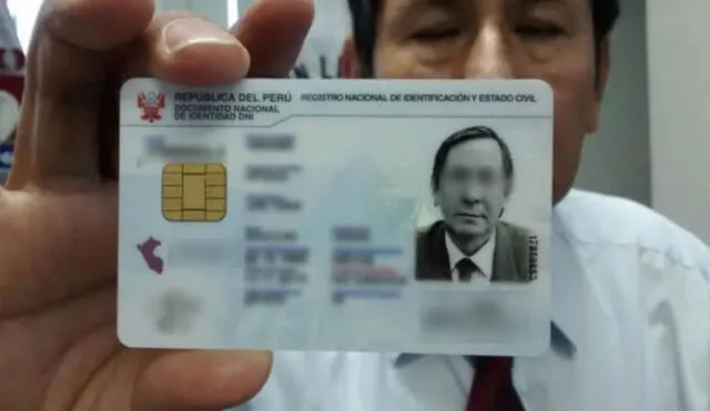 Con el DNI los ciudadanos pueden realizar trámites virtuales como el voto electrónico, la firma digital y la obtención de certificados de actas oficiales con pleno valor legal. Foto: La República