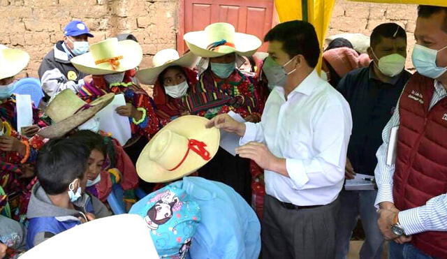 El mandatario junto al Gobernador Regional supervisaron la actividad que congregó a un gran número de niños. Foto: Gore Lambayeque