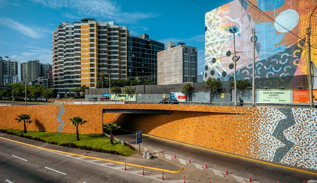 Vista parcial del Mural Wiesse en el distrito de Miraflores. Mide un área de 10500 metros cuadrados