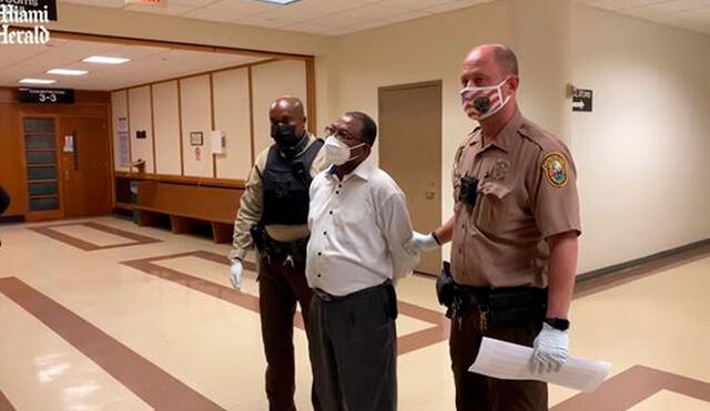 El sacerdote juró ante Dios y el tribunal que era inocente. Foto: captura – Miami Herald.